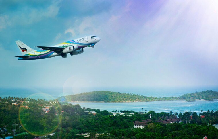What should I consider when choosing a travel agency for booking flights?